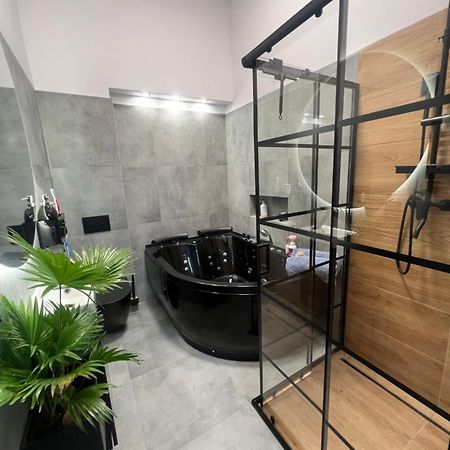 Loft W Centrum Z Jacuzzi Wrocław Exterior foto