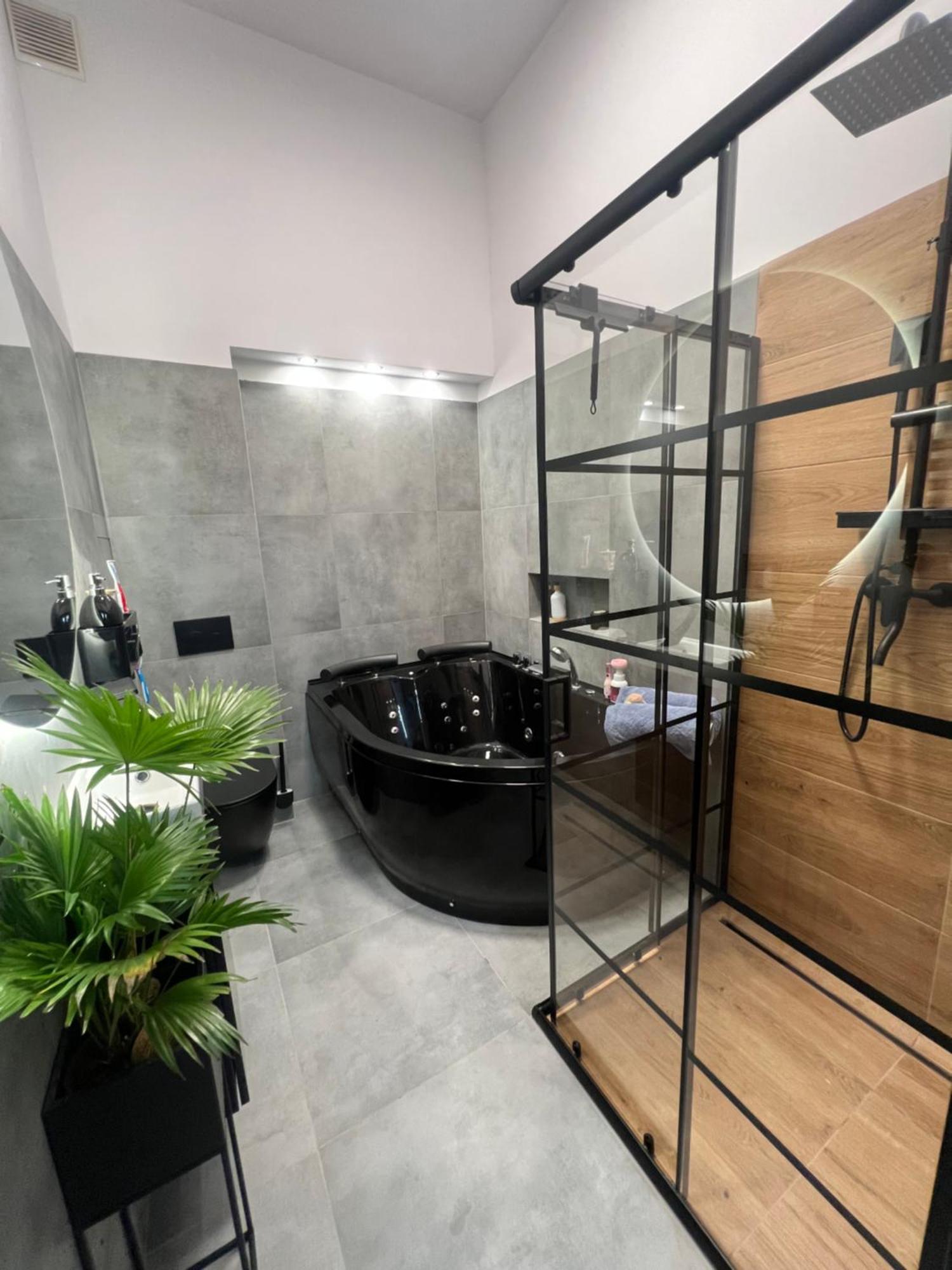 Loft W Centrum Z Jacuzzi Wrocław Exterior foto