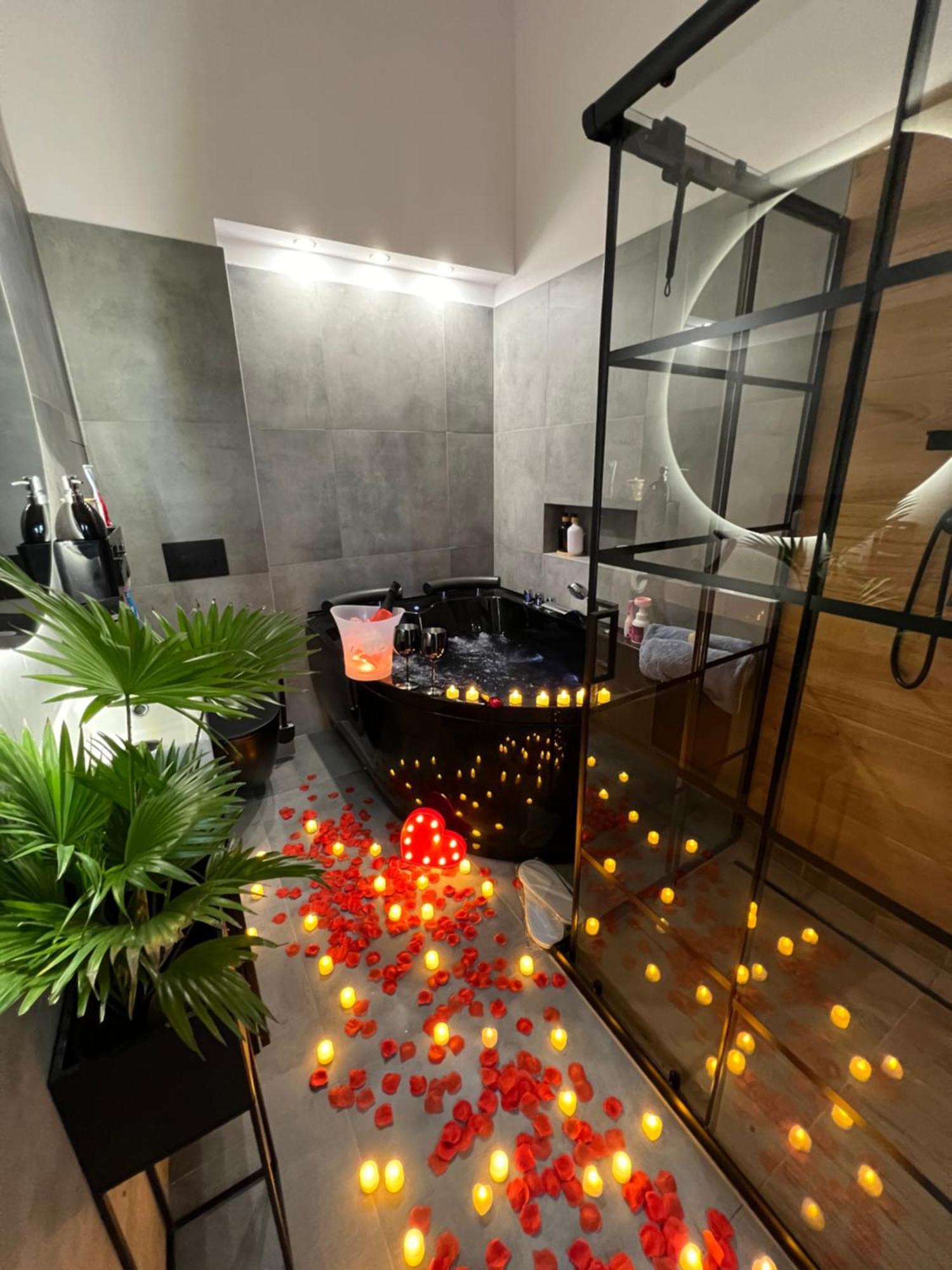 Loft W Centrum Z Jacuzzi Wrocław Exterior foto